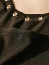 ストレートデザインの金属リング付きノースリーブトップス【着痩せ効果・Uネック】