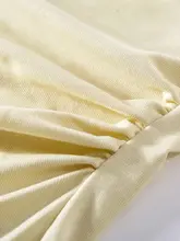 個性的なデザインのレディースTシャツ【フリル襟・レース切替・タイトフィット】