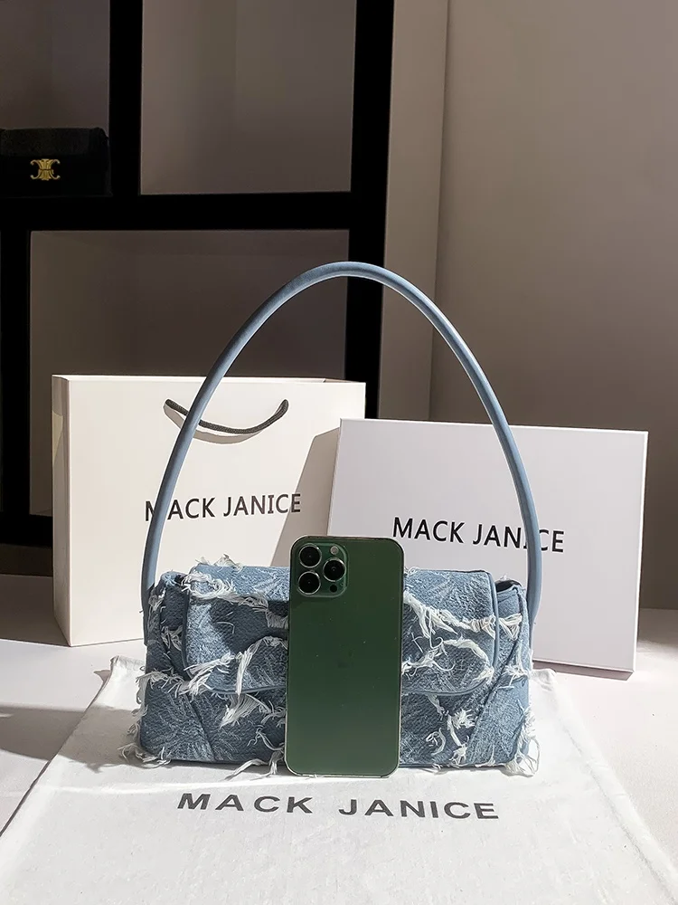 フリルバッグの流行トレンドを実用的に解読：MackJaniceのショルダーバッグがどういったシーンで活躍するか