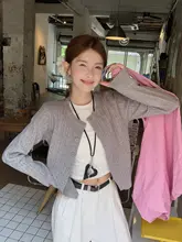 おしゃれなデザインの黒いニットカーディガン【麻花編み・短丈・女性用】