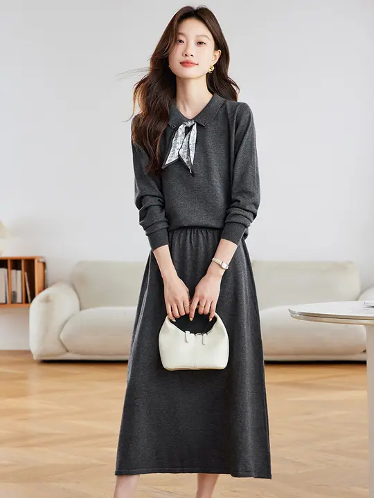 秋冬用ニットドレス【スカーフデザイン・小さな襟付き・セーターとスカートの2点コーディネート】（セットアップ対応）