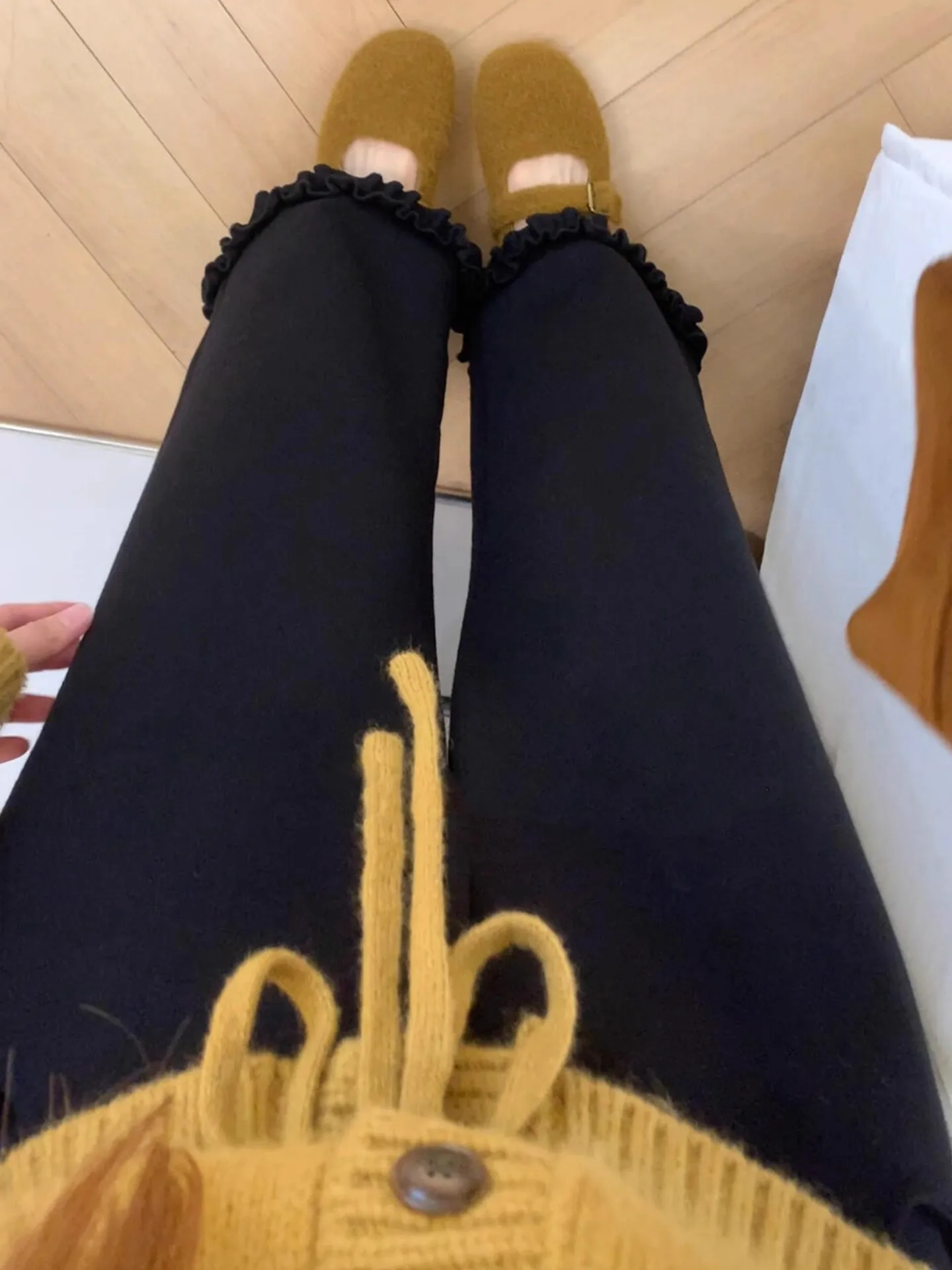 生成りパンツの選び方で悩んでいる？この1着で通勤から夜の散歩まですべてを解決できる