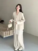 米色のやわらかなカジュアルスーツ【レースタンクトップ・スリムシルエット・ワイドパンツ】（セットアップ対応）