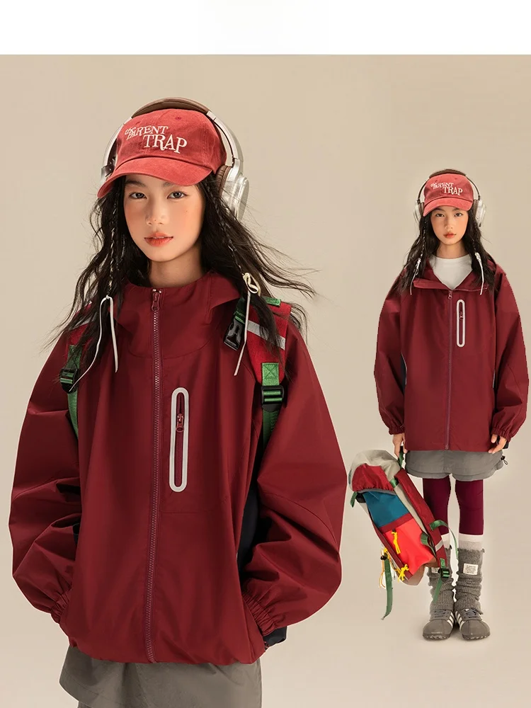 山登りに着る女性の服装は、本当に「機能性」だけが大切なの？
