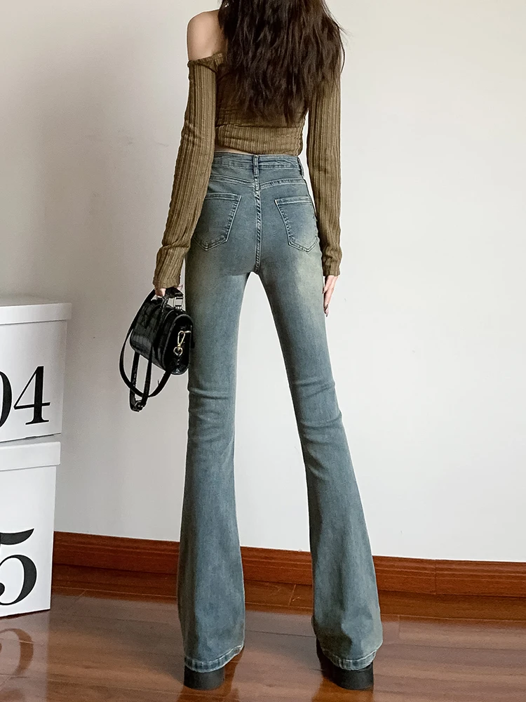 フレアデニムパンツ：レトロなハイウエストデザインが小柄女性に最適な理由