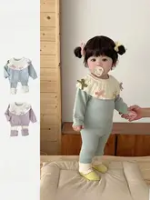 秋用の赤ちゃん用フリルカラー編みトップス【スウィートリボン・二点セット（セットアップ対応）】