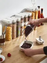食品保存に最適！密閉型透明プラスチック収納ボックス【家庭用・防湿・フタ付き】