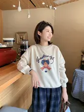 可愛いクマプリントの裏起毛プルオーバー【冬用・ルーズフィット】