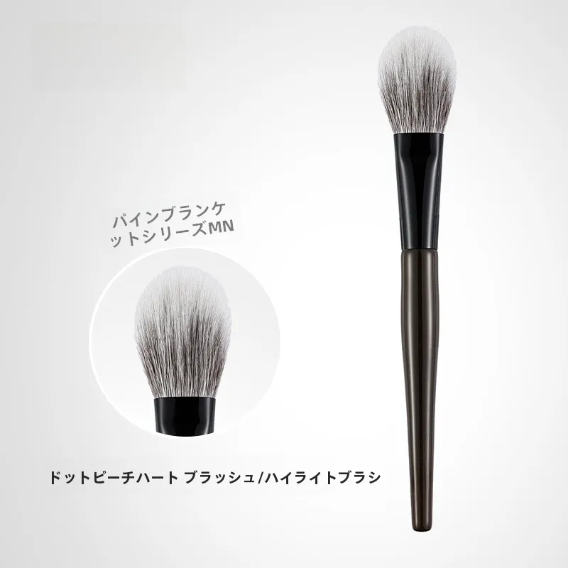 時短メイク 40代にぴったりのチークブラシは？Fix+/菲丝加芬のMN17がおすすめの理由