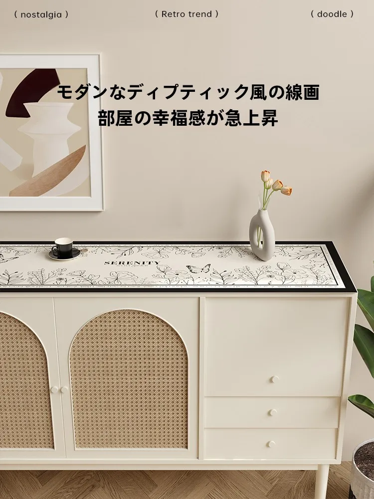 サイドアップボックス&テーブルの機能と実用性：レザー製テーブルマットの詳細解  説