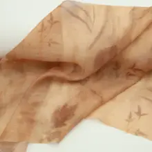 薄手透け感のあるテクスチャー！カラメルブラウンの葉柄染め化学繊維天絲生地【漢服用】