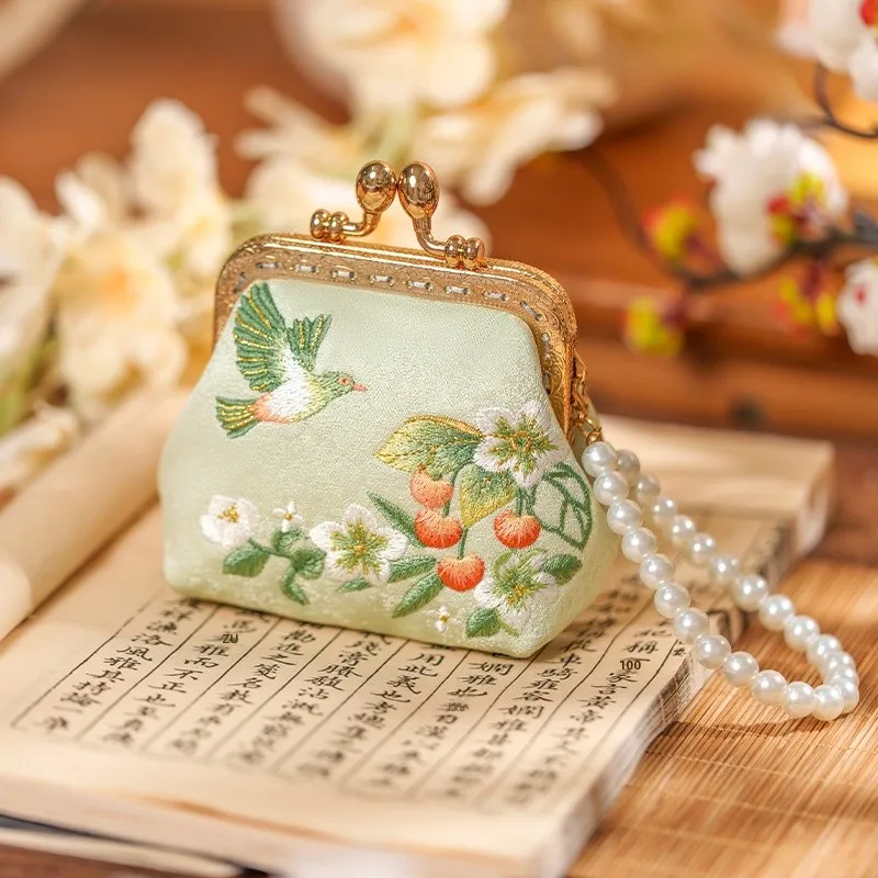 伝統的な刺繍デザインのギフトバッグ：中国風文化アイテムとしての海外向け贈り物
