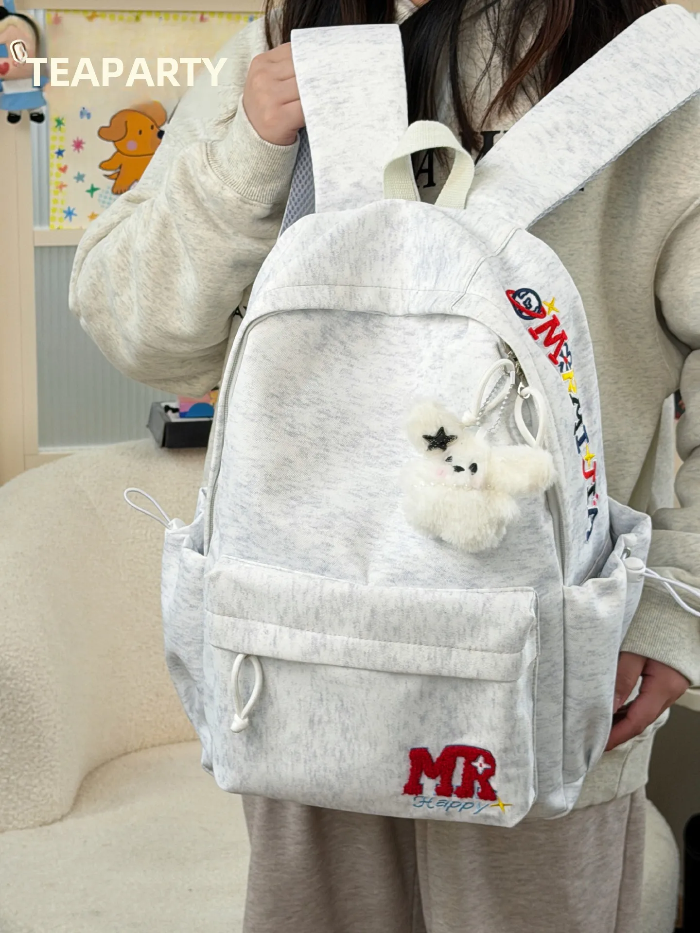 刺繍入りリュック：キャンパス向け大容量モデルの実用性と使い分け