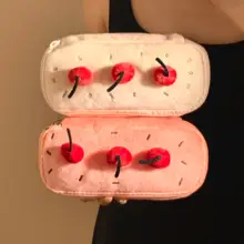 かわいいデザインの毛糸製チェリーペンケース【大容量・女子向け・文房具収納】