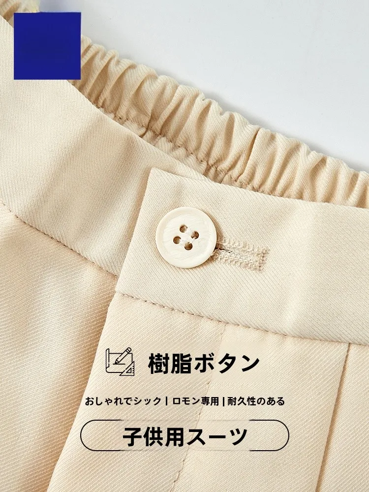 お宮参りの父親にぴったりなカジュアルスーツは？英倫風ベストが解決する3つの理由