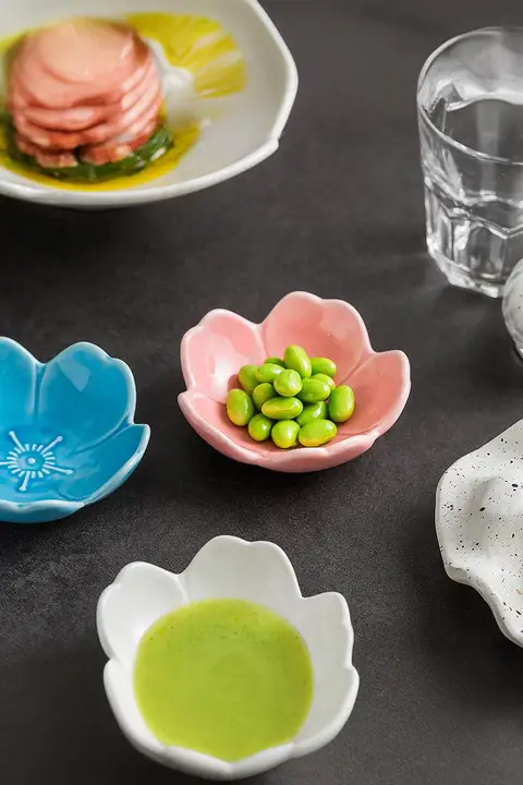 高品質な日本式陶器の小皿【創意的な調味料＆醤油皿・家庭用・食卓を彩る】