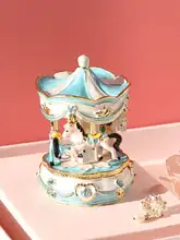可愛いピンクの回転木馬ジュエリーボックス【ネックレス収納・プレゼントにも最適】