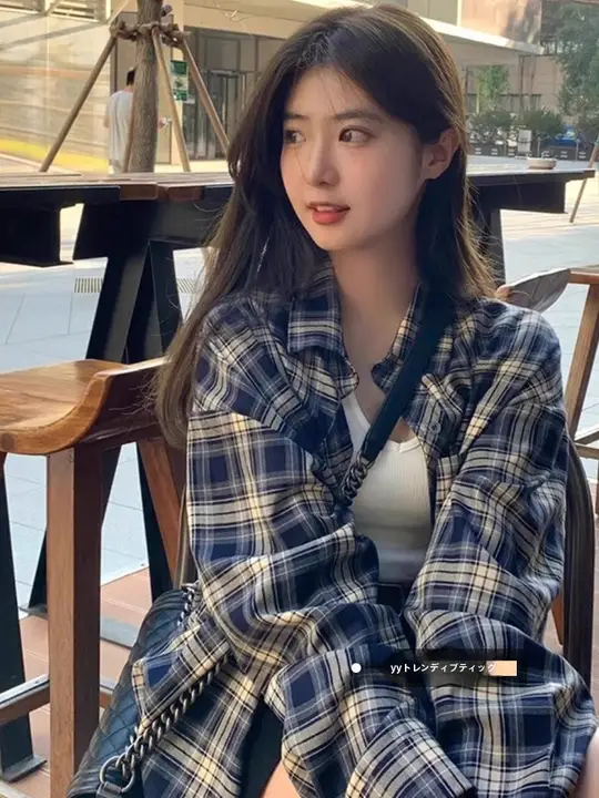 レトロなデザインのブルーチェックシャツ【ゆったりフィット・カーディガンスタイル・秋用】