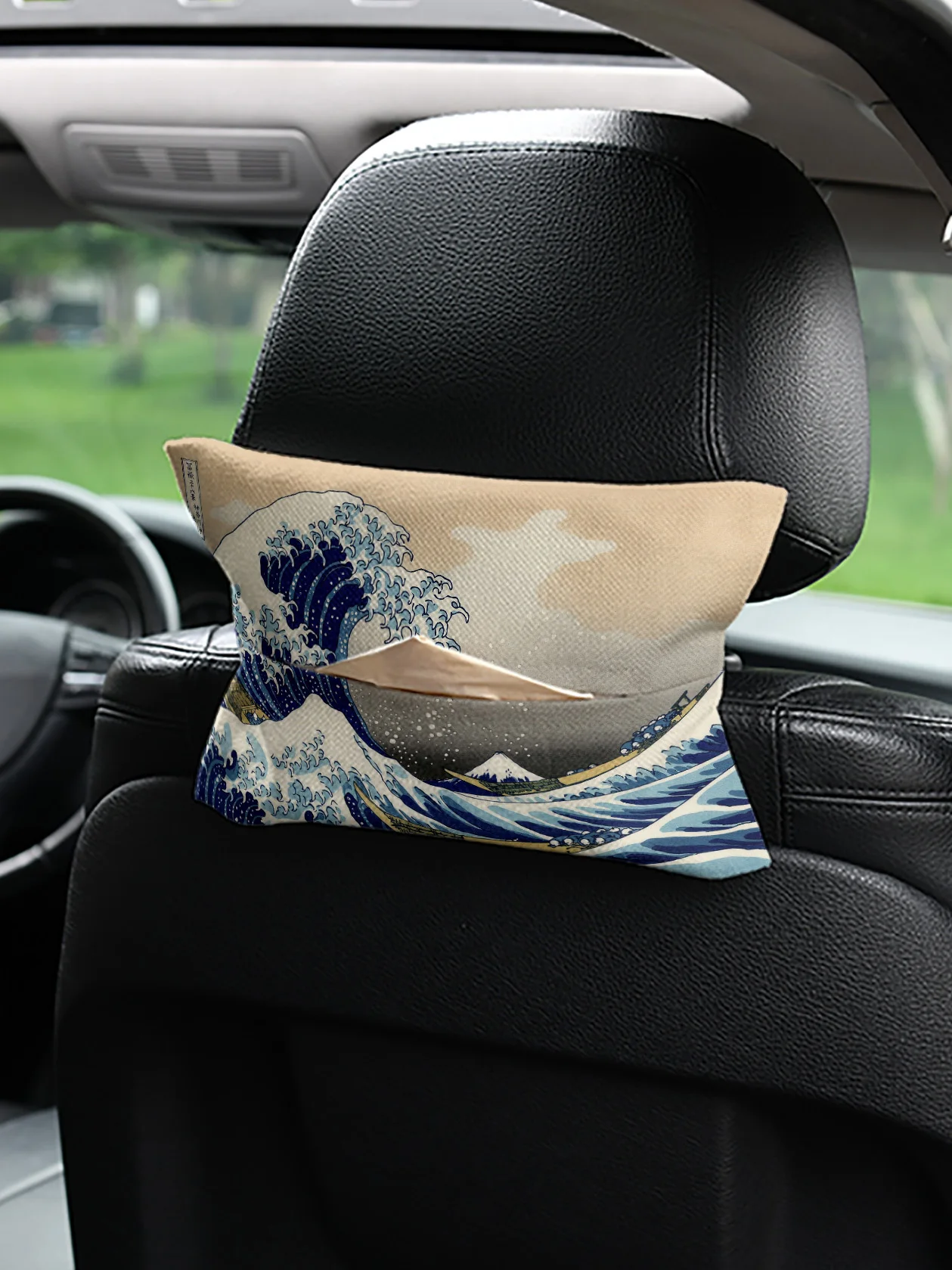 浮世絵デザインの車用ティッシュケース：統一デザインで空間を節約する実用性の検証