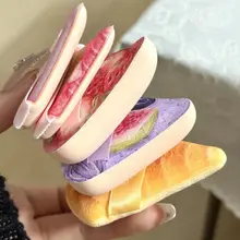 可愛らしい海綿製のメイクパフ【パウダー・チーク用・定着ツール】