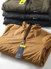 リバーシブル着用可能なフリースジャケット【防風・防水・冬用・ショート丈】