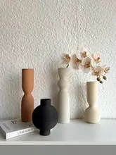モダンデザインの陶製フラワーベース【折り紙スタイル・インテリア装飾用】