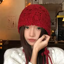 レトロ手編み編み込み赤色ニット帽【秋冬・耳を覆うデザイン・保温】