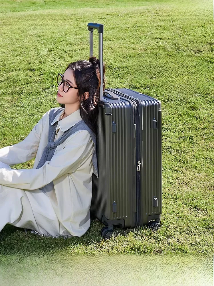ストライプデザインのキャリーバッグ：軽量で耐久性に優れた旅行用折りたたみバッグ
