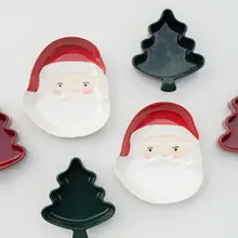 可愛いサンタクロースの陶器プレート【クリスマスムード・ストロベリーデザイン】