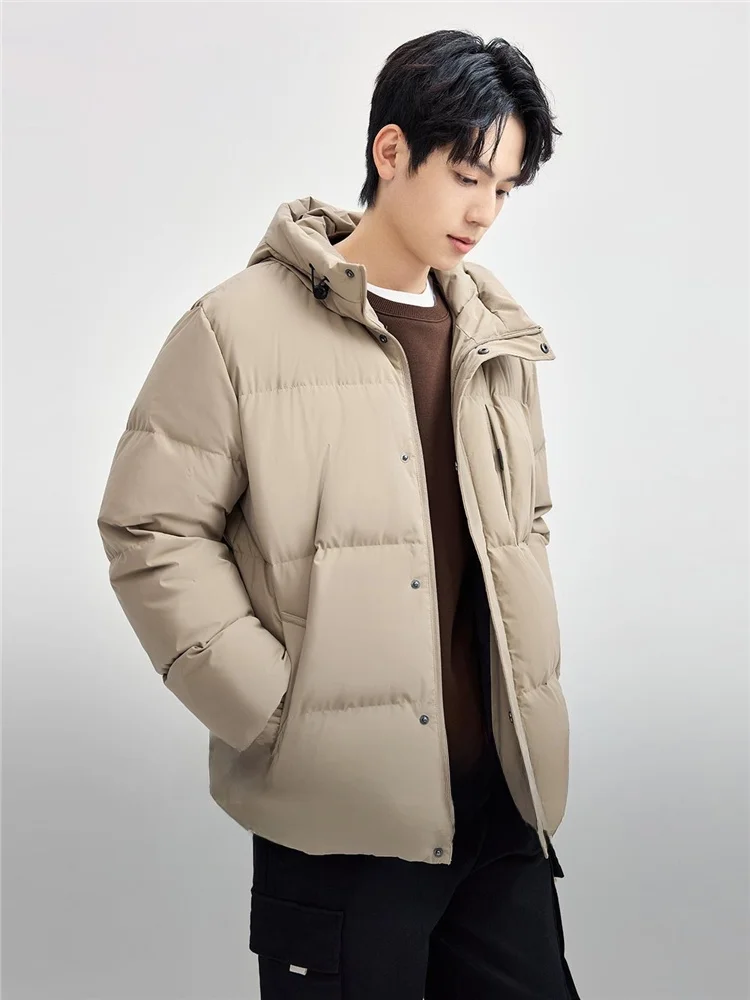 all weather parka とダウンジャケットの違いは？本当に雨の日にも着れるのか？