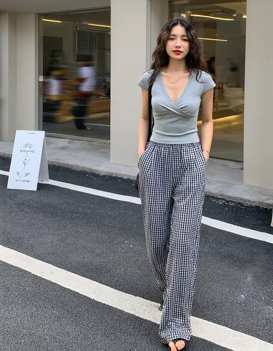 Audwyn Vネック短袖女性用Tシャツ【夏用・クロスデザイン・伸縮性・無地】