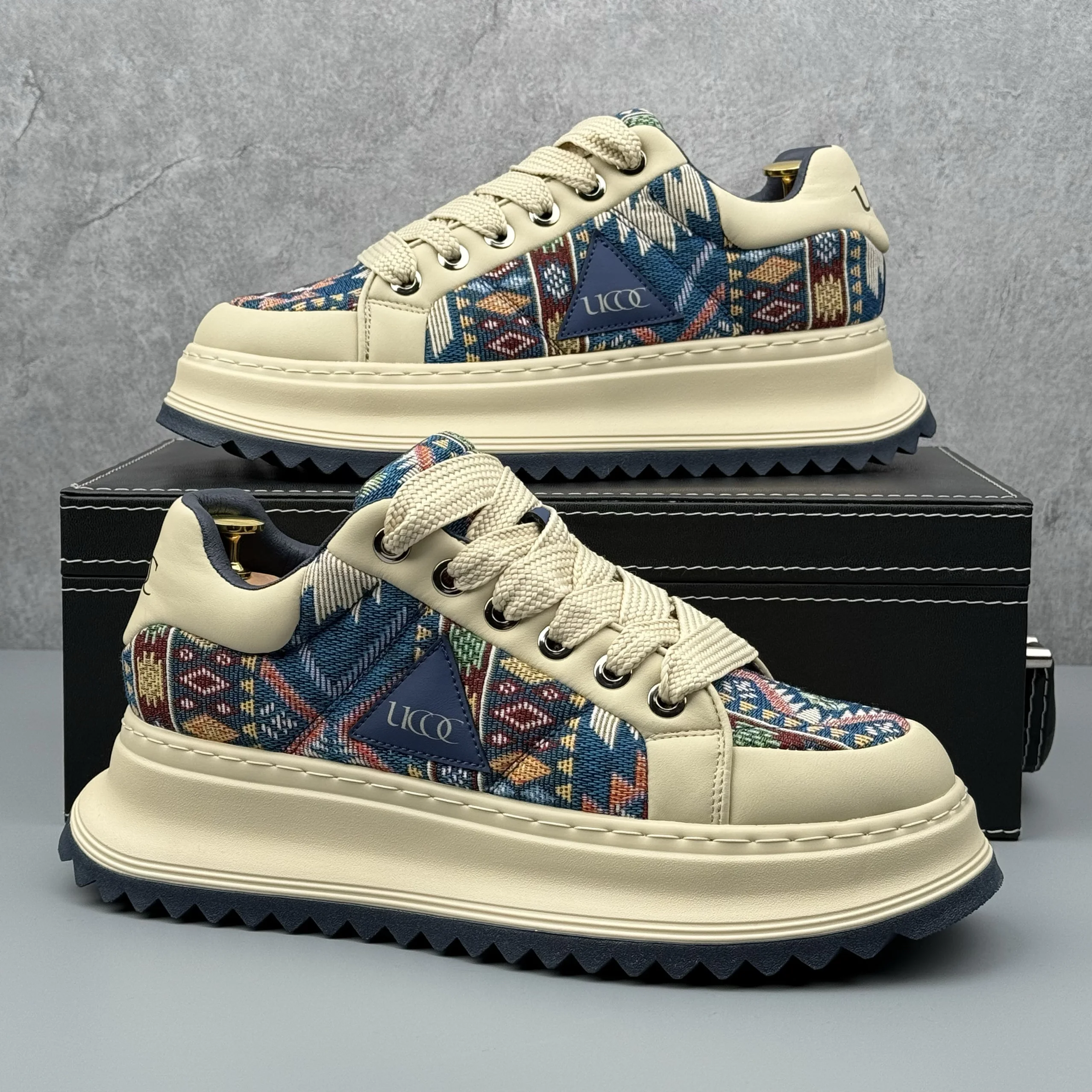 90s hiphop スニーカーとchunky sneakersの違いは？このレトロ刺繍スニーカーがなぜ今注目されているのか