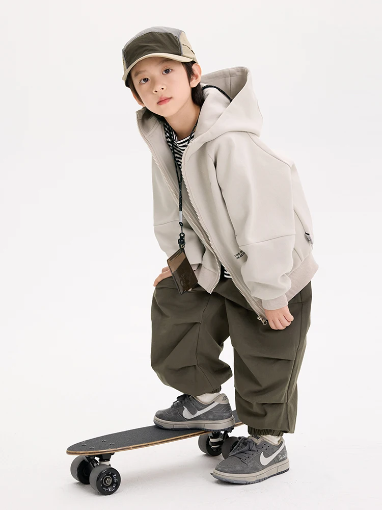 20度の季節にどうやって男の子の服を選び、親子リンクコーデを実現するのか？
