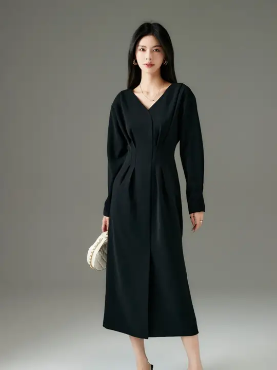 シンプルなデザインのストレートワンピース【フレンチスタイル・長袖・ウエストシェイプ】