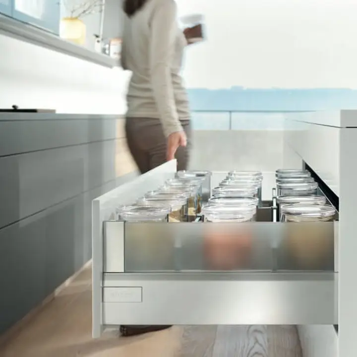 BLUM ブリス金属ダンパー付き引き出し【シルクホワイト・多機能・ラグジュアリーシリーズ】