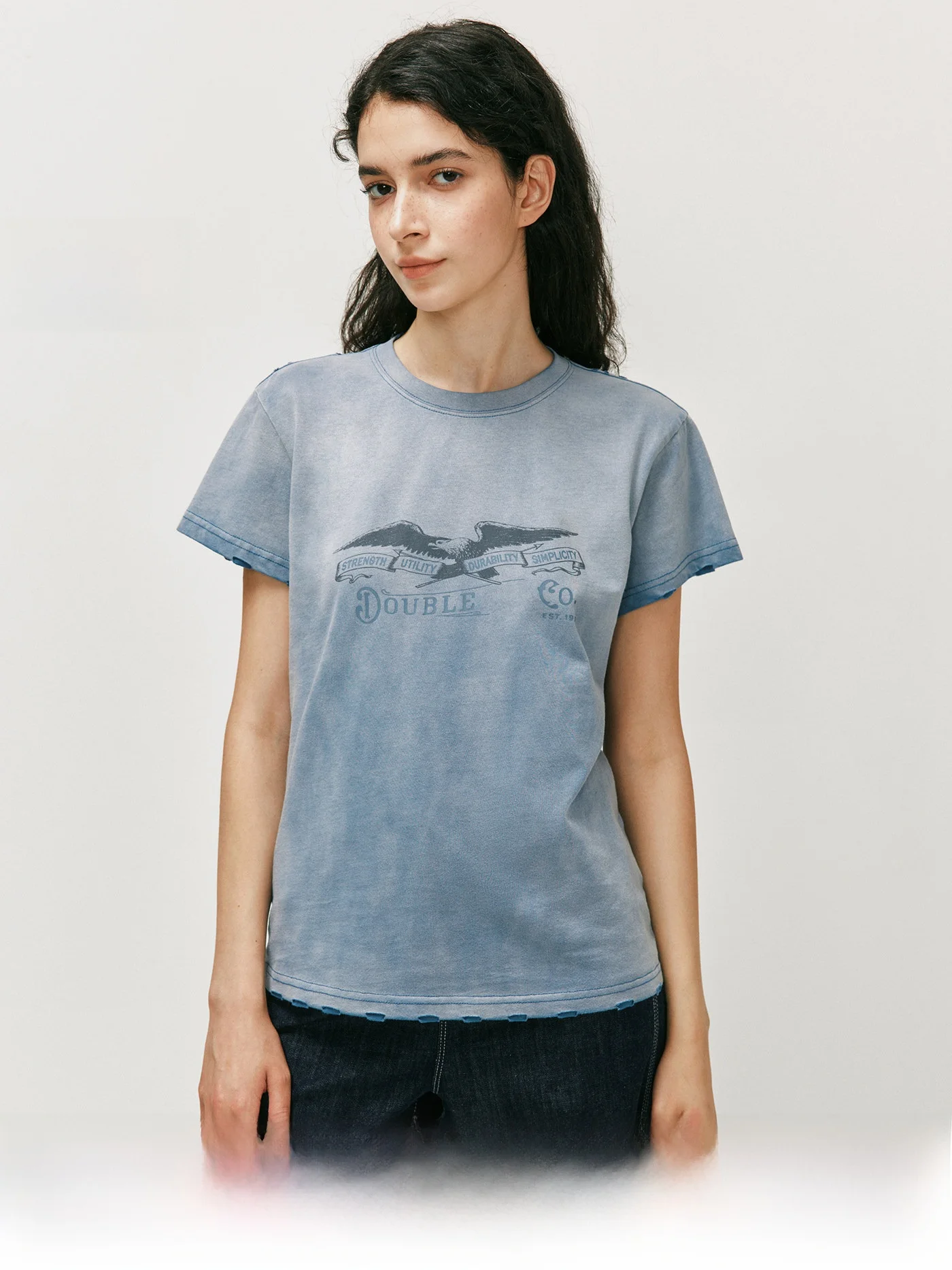 黒Tシャツが色褪せするのを防ぐには？アメリカンビンテージ風のダメージ加工Tシャツが解決する理由