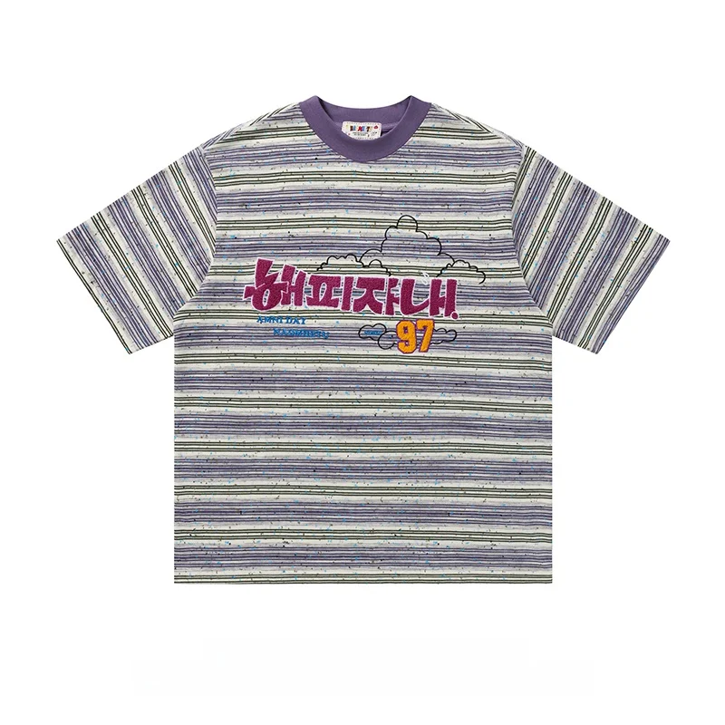 家族で揃えるTシャツは、どんなデザインが理想？刺繍とストライプが選ぶ夏のカジュアルスタイル