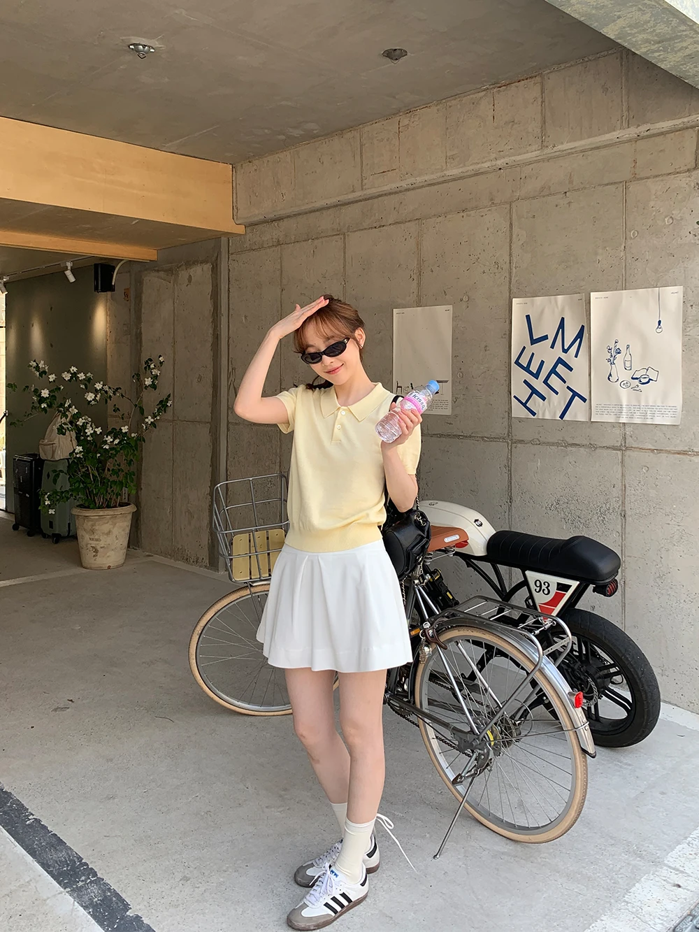夏のゴルフコーデで汗をかきにくくするアイテムは？