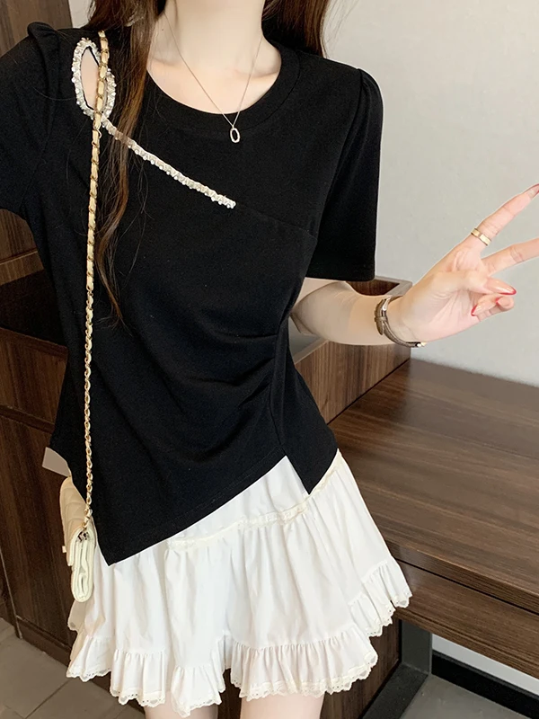 デザイン性の高いイレギュラーTシャツ：モード系Tシャツのスタイルと実用性を解説