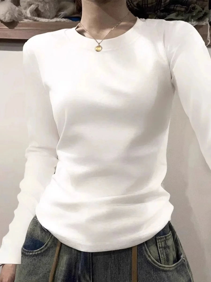 大人可愛い服 40代コーデの秘密はここ！裏起毛グレーTシャツで実現する心地よいスタイル