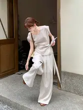 した雰囲気のブラウスとワイドパンツ【夏用・女性向け・おしゃれなスタイル・セットアップ対応】