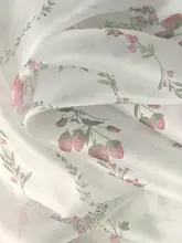 薄手のシフォン生地【イチゴ柄・ロリータ風・衣装用】