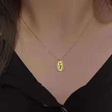 18Kゴールドメッ��キ ダイカットペンダント ネックレス【上品なデザイン・鎖骨アクセント】