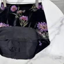 カラフルな刺繍フラワーシルクベルベットミニスカート【冬用・フレンチスタイル・女性用】（セットアップ対応）