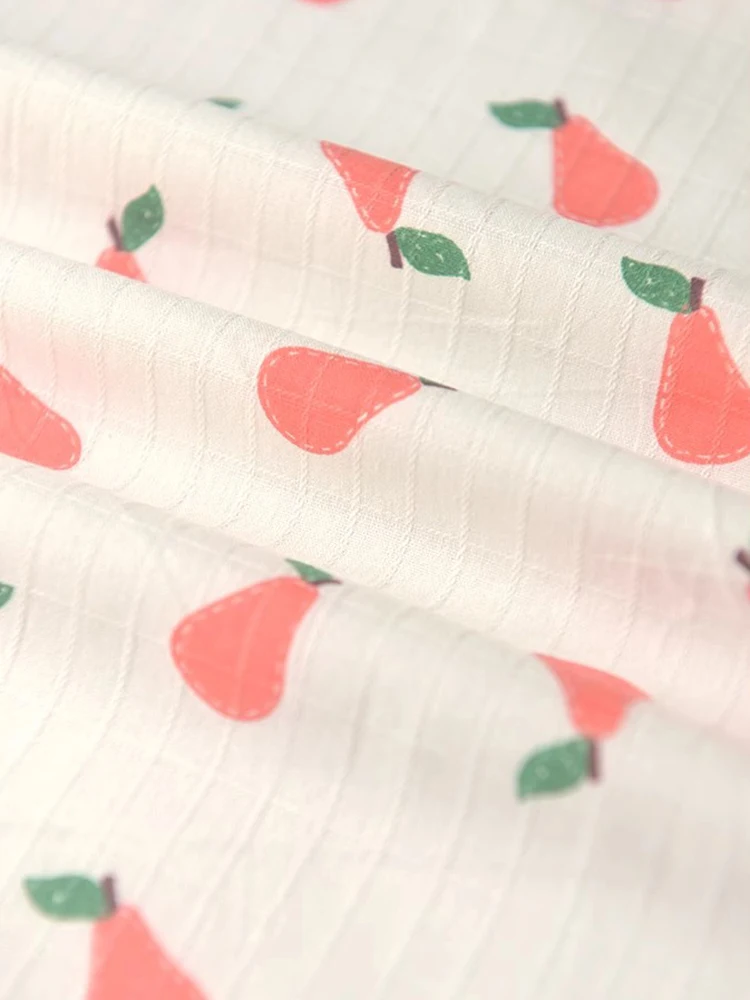 雪梨とさくらんぼの水玉模様コットン麻生地：あみぐるみ服編み図に最適な手作りDIY用生地