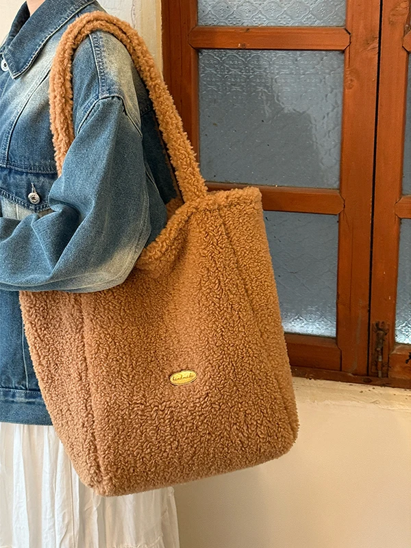 犬刺繍入りリバーシブルトートバッグ：大人向けかわいいデザインと大容量の実用性