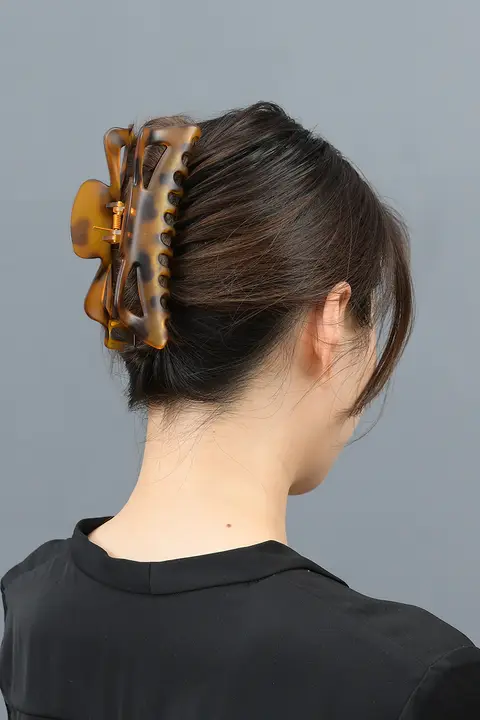 極大サイズのサメ型ヘアクリップ【厚い髪用・洗髪後のまとめ髪に最適】