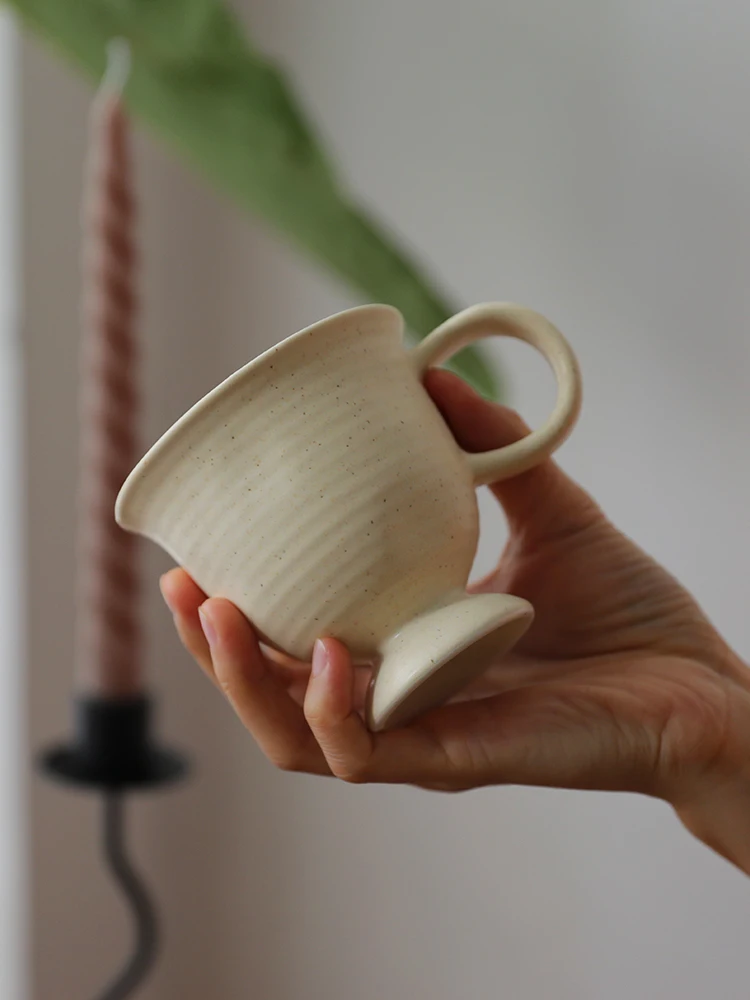 一人暮らし新生活をだけで揃えたら総額いくら？フランス風陶器コーヒーセットの心の定着点