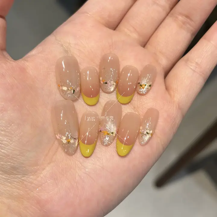 付け爪 プレスオンネイル フレンチネイル ドライフラワー 小花柄 ウェット感 ハンドメイド 夏 爽やか