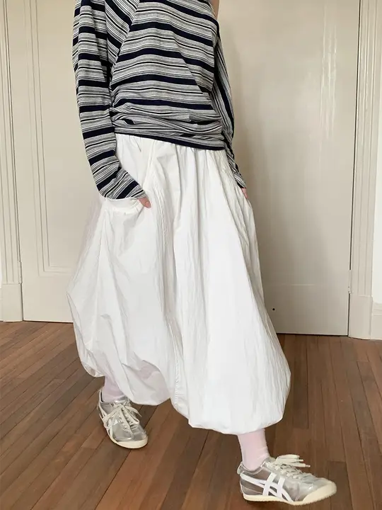 白色松緊ウエスト半身スカート【春用・Aライン・シンプルデザイン】